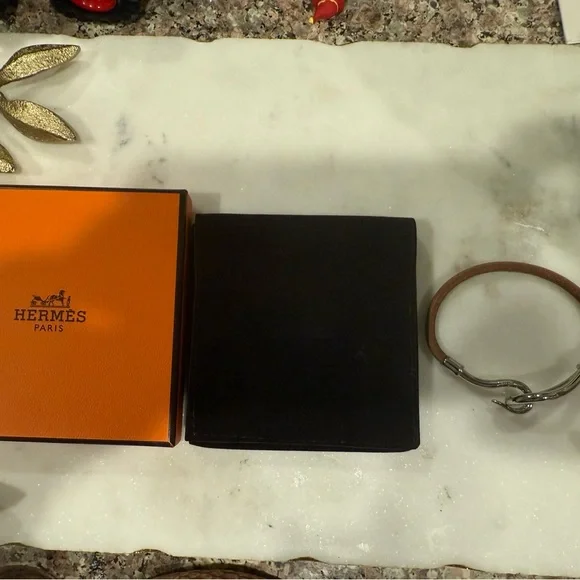 Preloved excellent condition Hermes hook  Bracelet like new authentic - Picture 6 of 10
